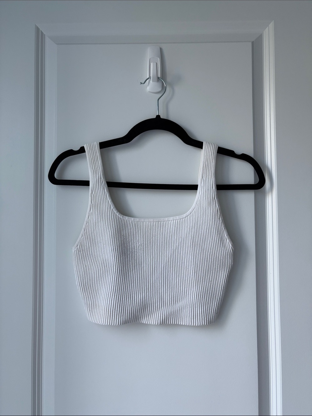 Aritzia Babaton White Sculpt Knit Tank Top